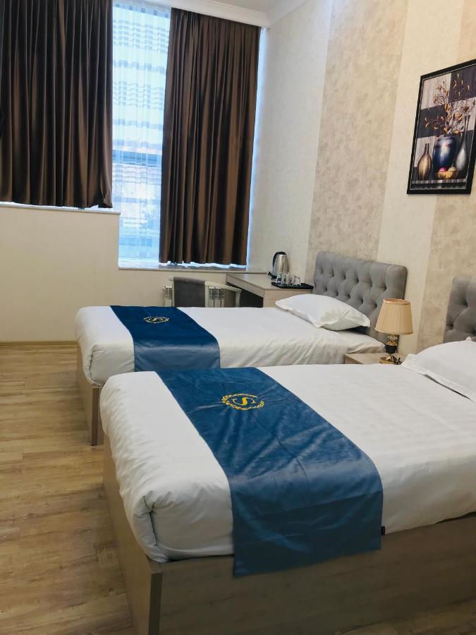 Wantong Hotel Tasjkent Eksteriør billede